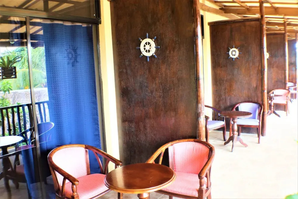 ZEN Rooms Captain's Lodge