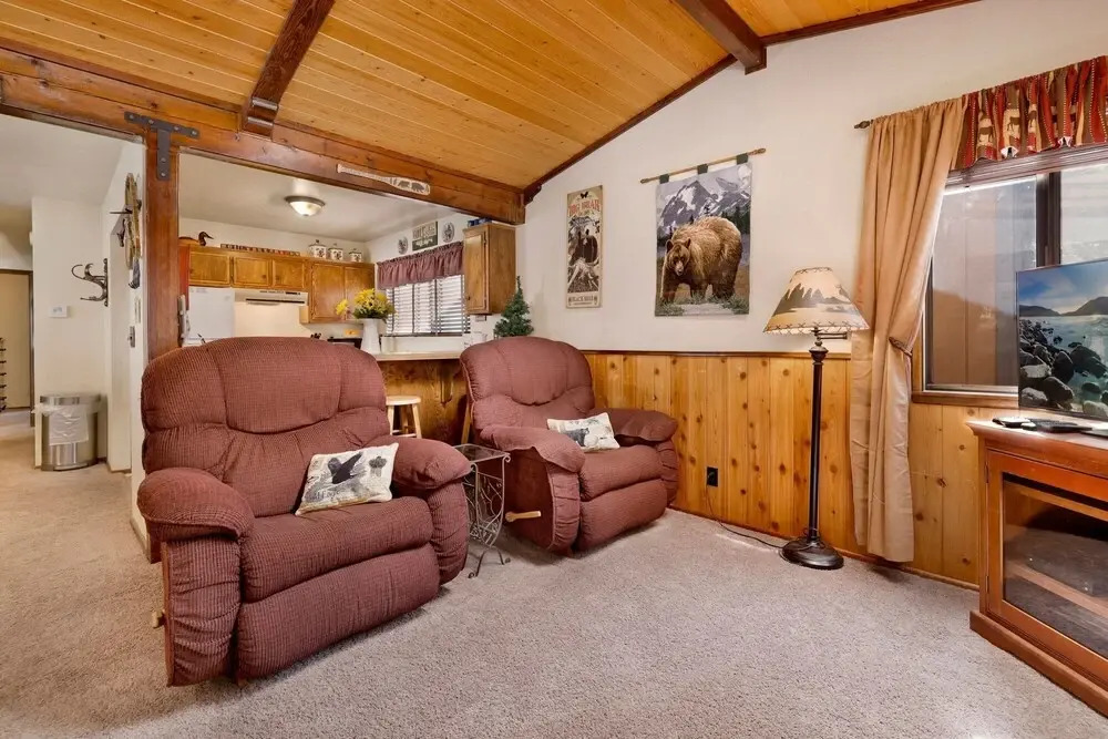 1836-moose Inn 2 Bedroom Home by RedAwning