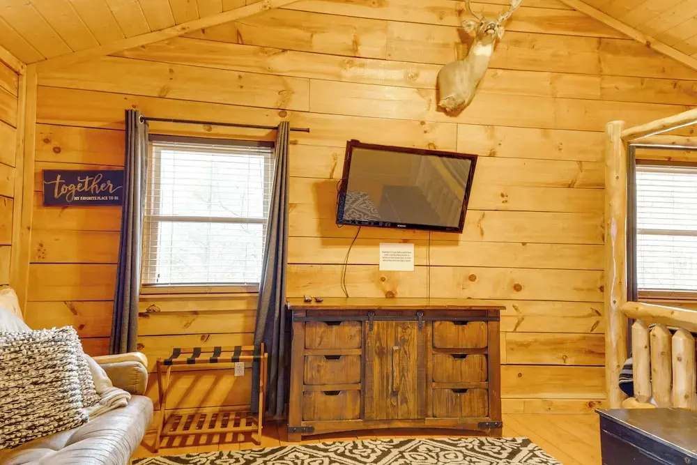Spacious Gatlinburg Cabin w/ Hot Tub & Game Room!