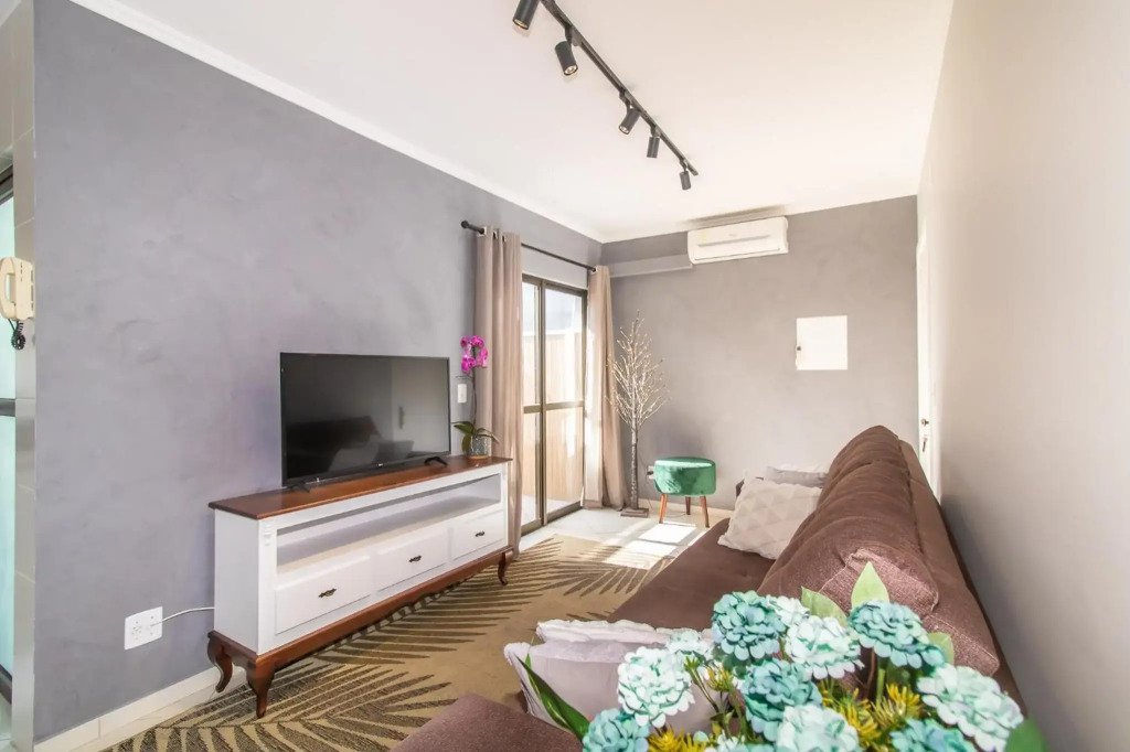 Apartamento Moderno com pequeno Terraço à 4Km do Consulado USA