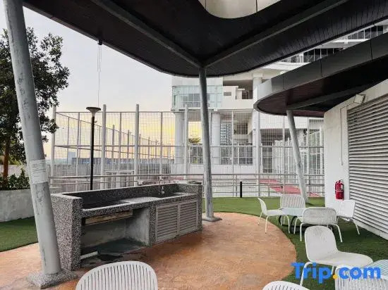 Encorp High Floor 1BR 3 pax Balcony Puteri Habour