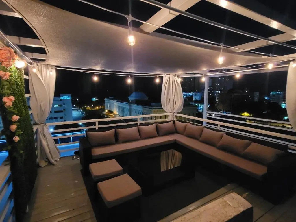 Amazing Ocean View Penthouse, 4 Bdrms, 4.5 Bths