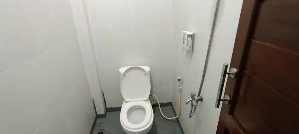Hotel O Fanilly Guest House MarabahanNearJembatan Rumpiang