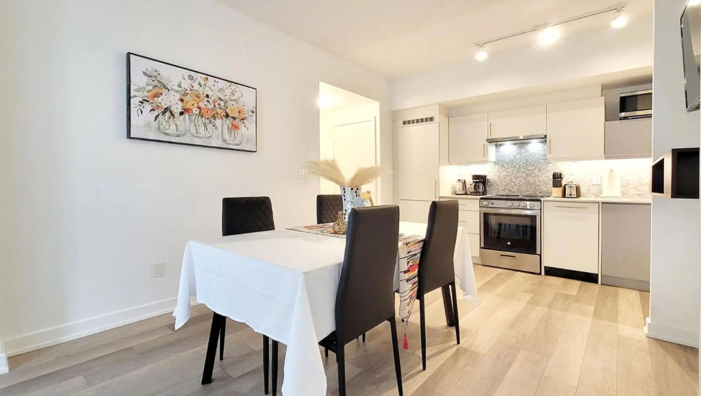 Lovely 3 bedrooms in University of Toronto