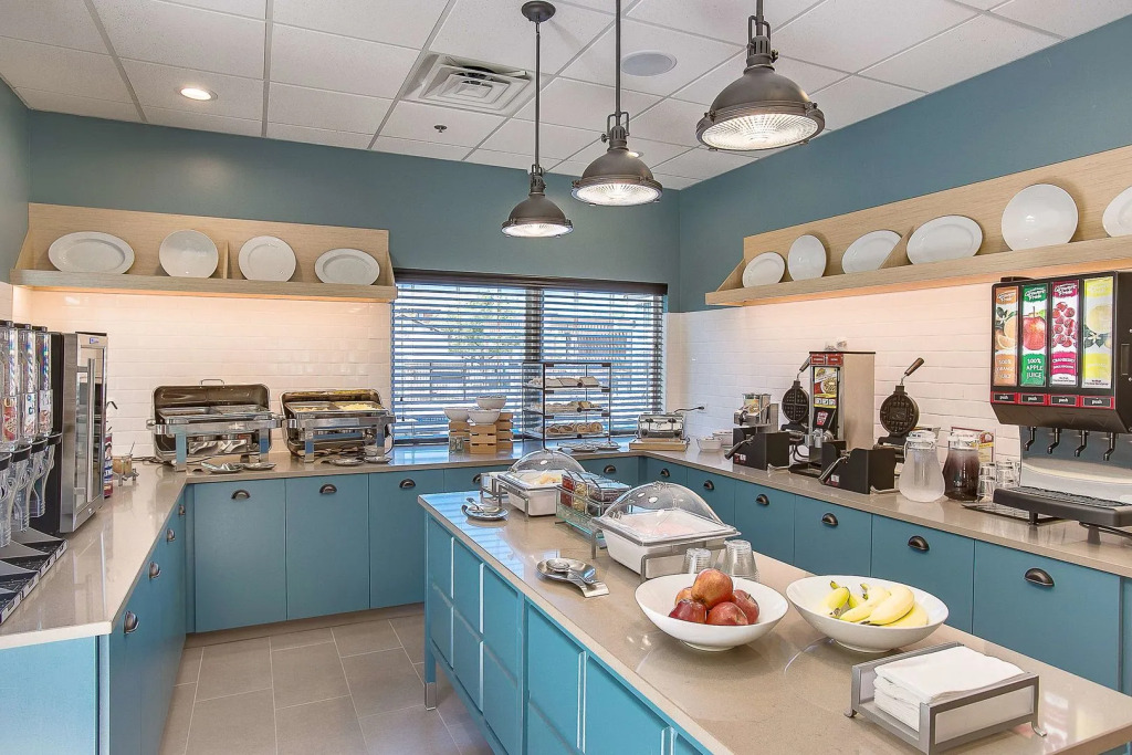 Country Inn & Suites by Radisson, Wichita East, KS