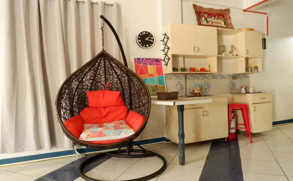 Country Living Hostel - Tagaytay Center
