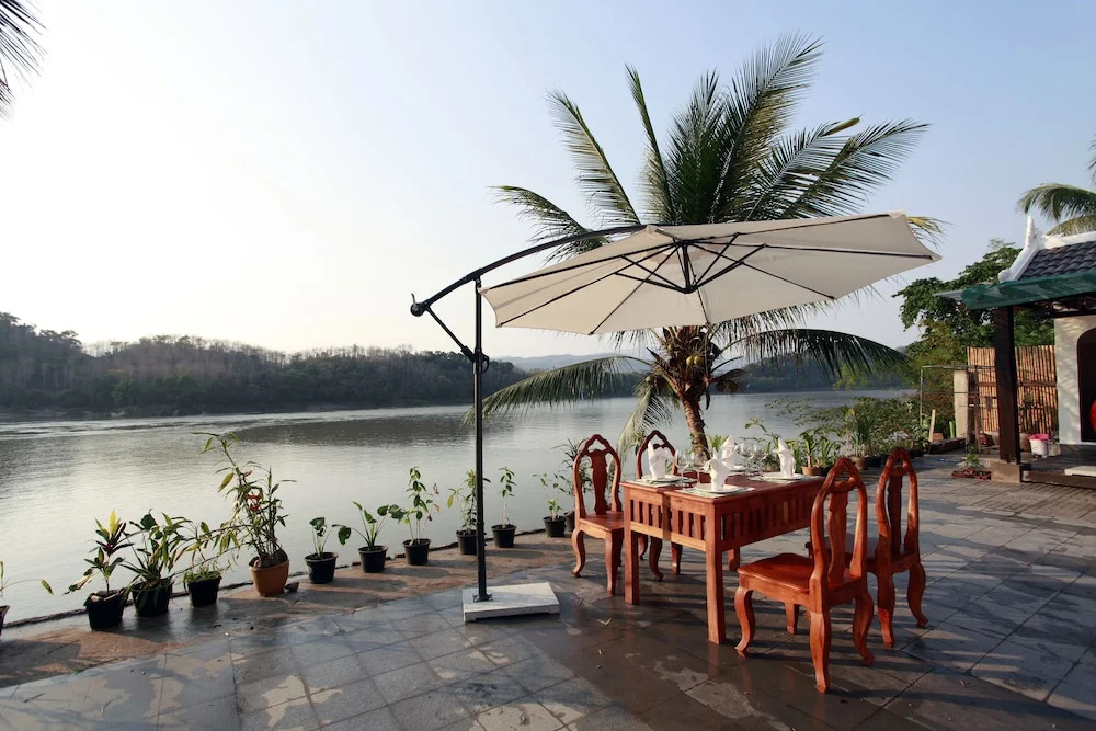 Sengmany Riverside Hotel