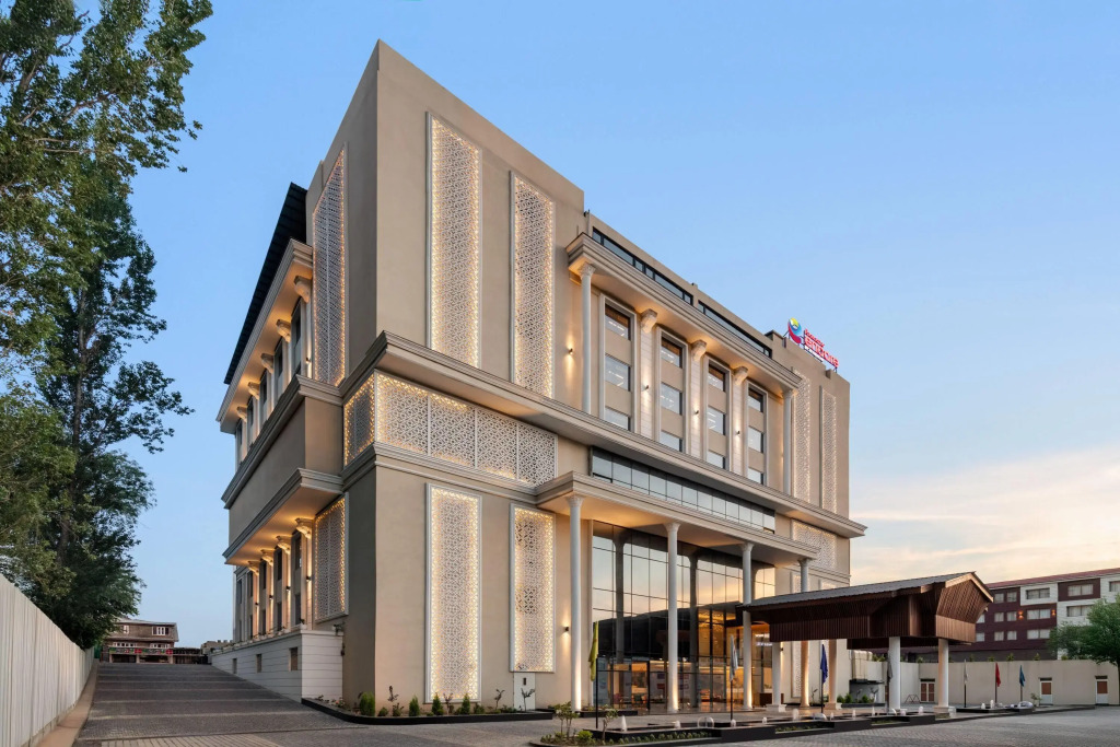 Ramada Encore by Wyndham Rajbagh Srinagar