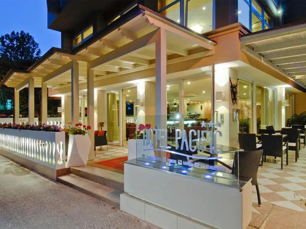 Hotel Pacific