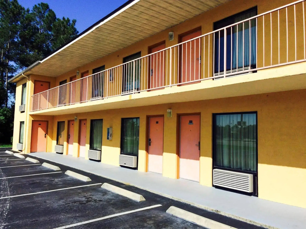Motel 6-Macclenny, FL