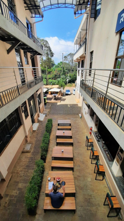 TripleTwo Loresho Inn