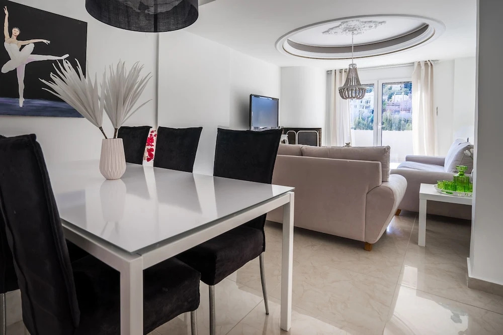 Swan Villa Lygaria