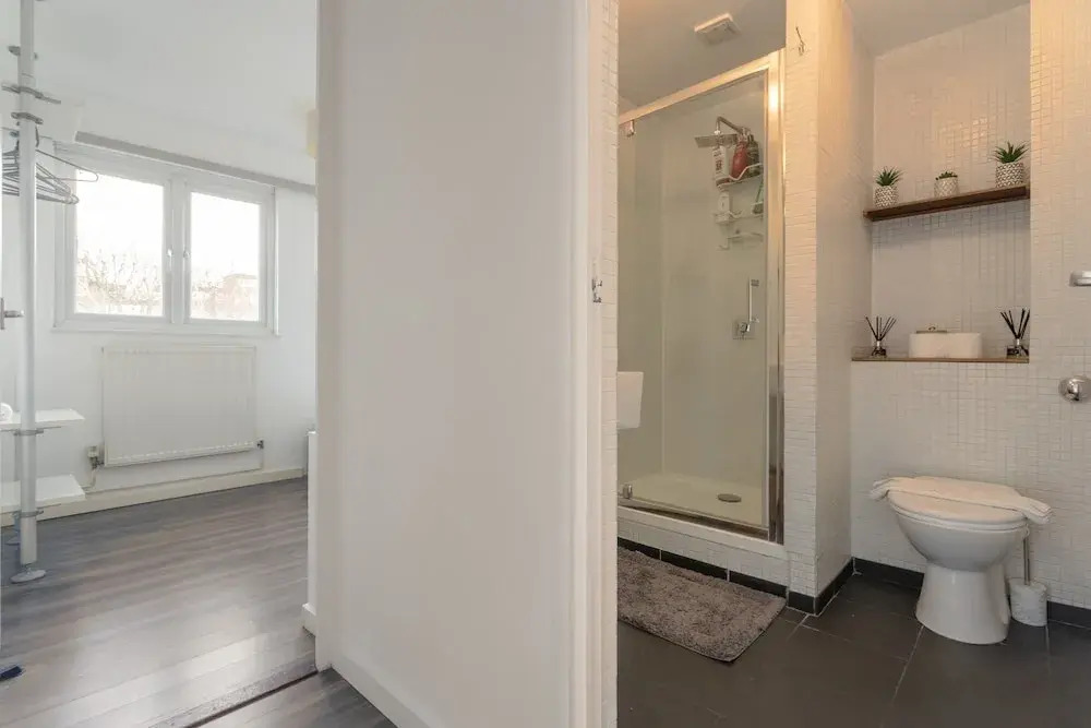 3 Bedroom Shoreditch Maisonette With Balcony