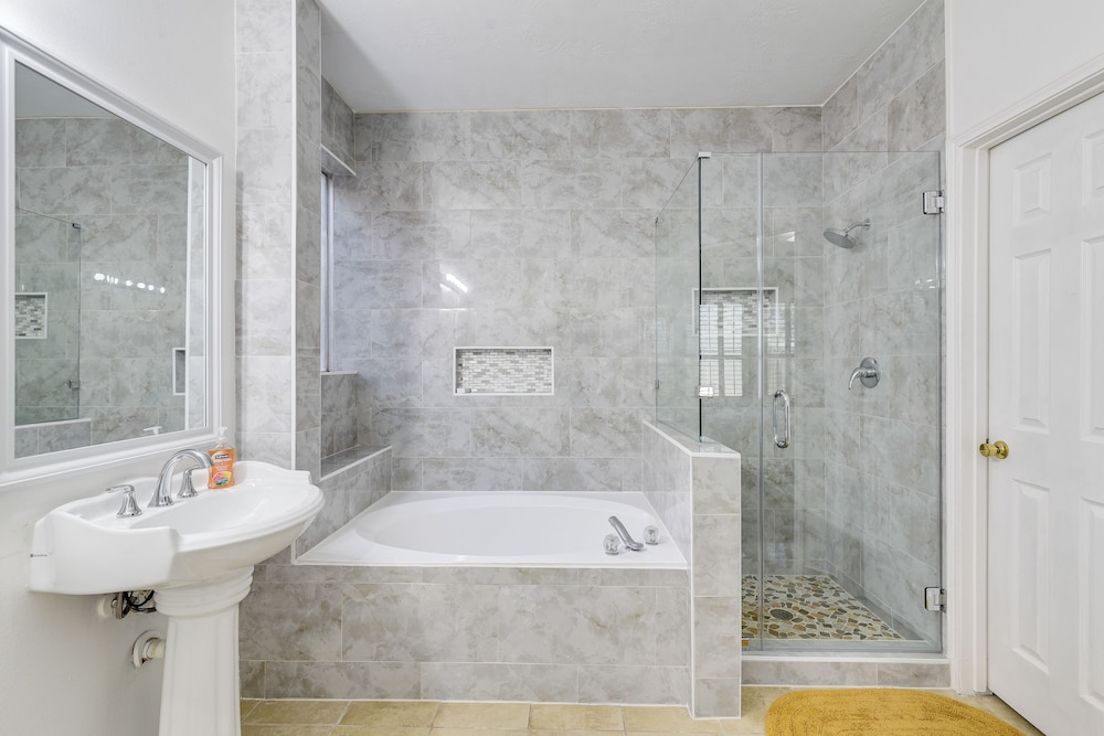 3,500-sq-ft Retreat w/ Private Yard in Sugar Land!