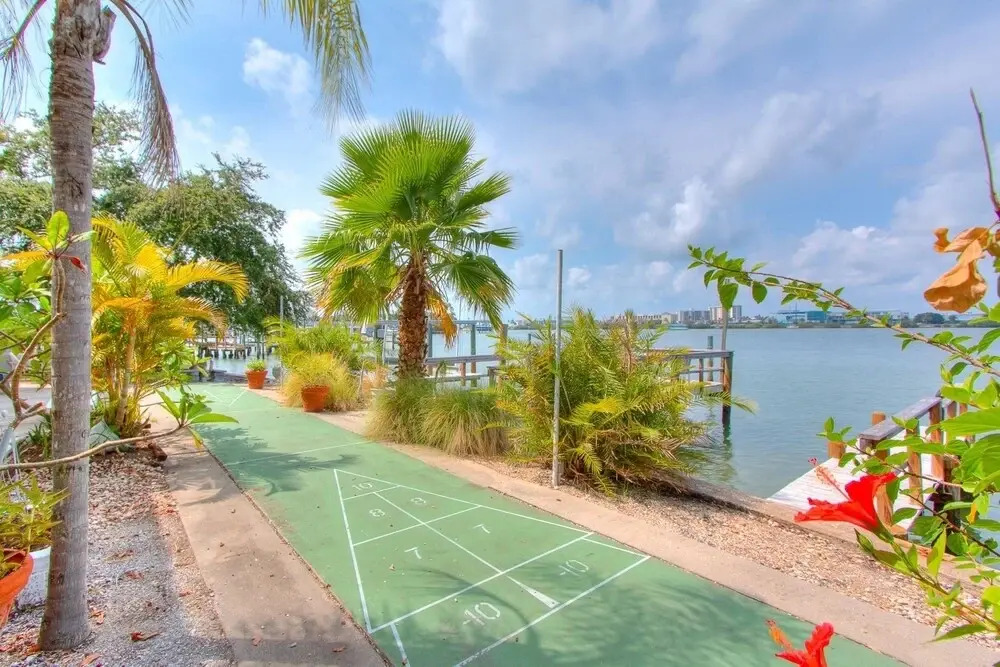 Bay Watch #1 - Weekly Beach Rental 1 Bedroom Condo by Redawning