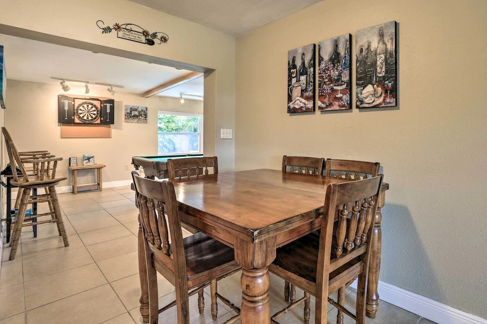 4 Mi to Dtwn: Home w/ Pool & BBQ in Bradenton
