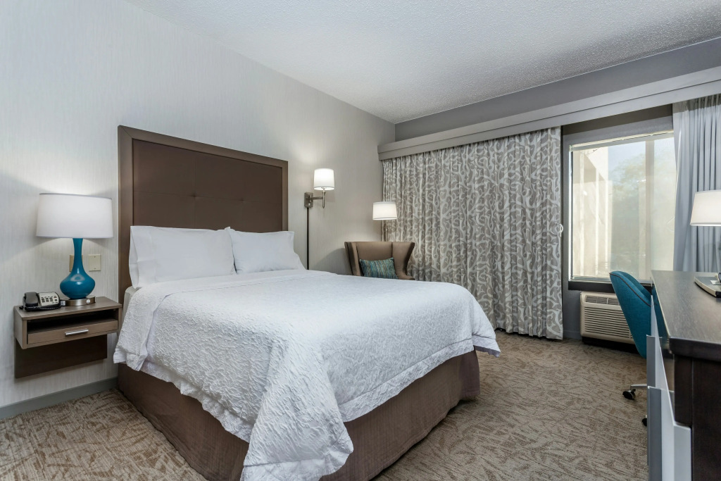 Hampton Inn Milwaukee Airport