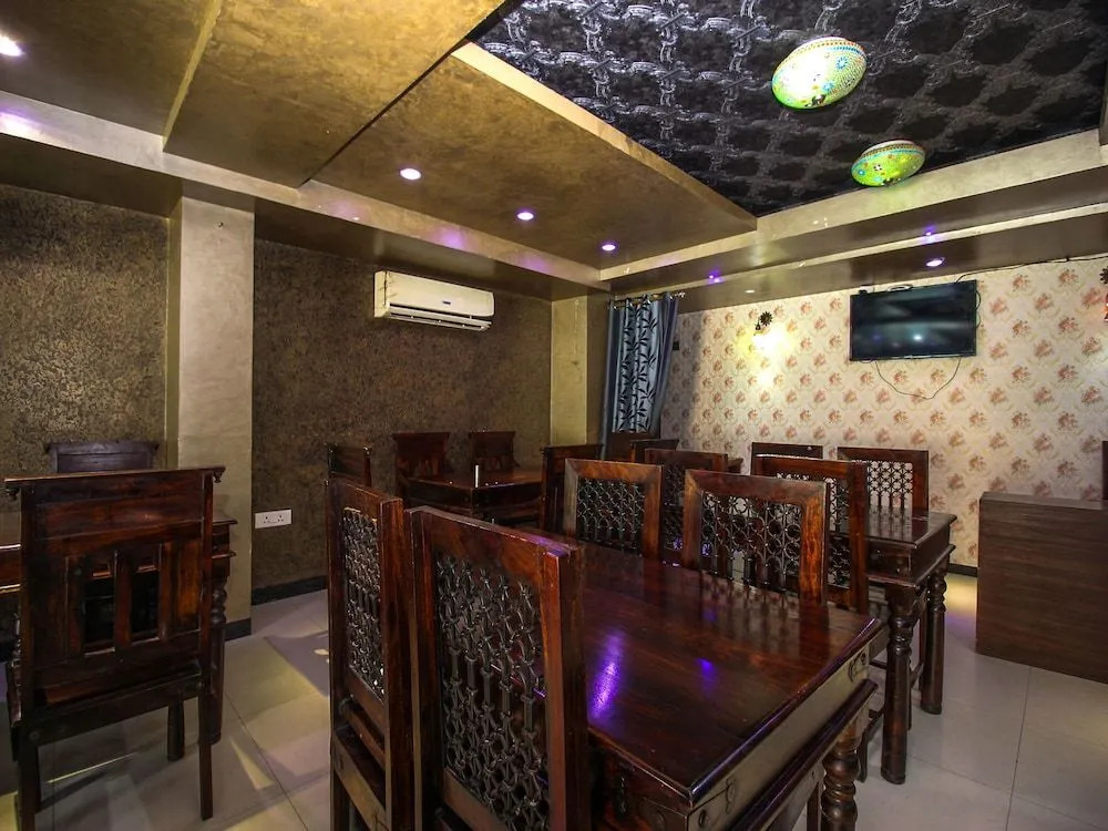 OYO 15896 Hotel Jal Mahal Haveli