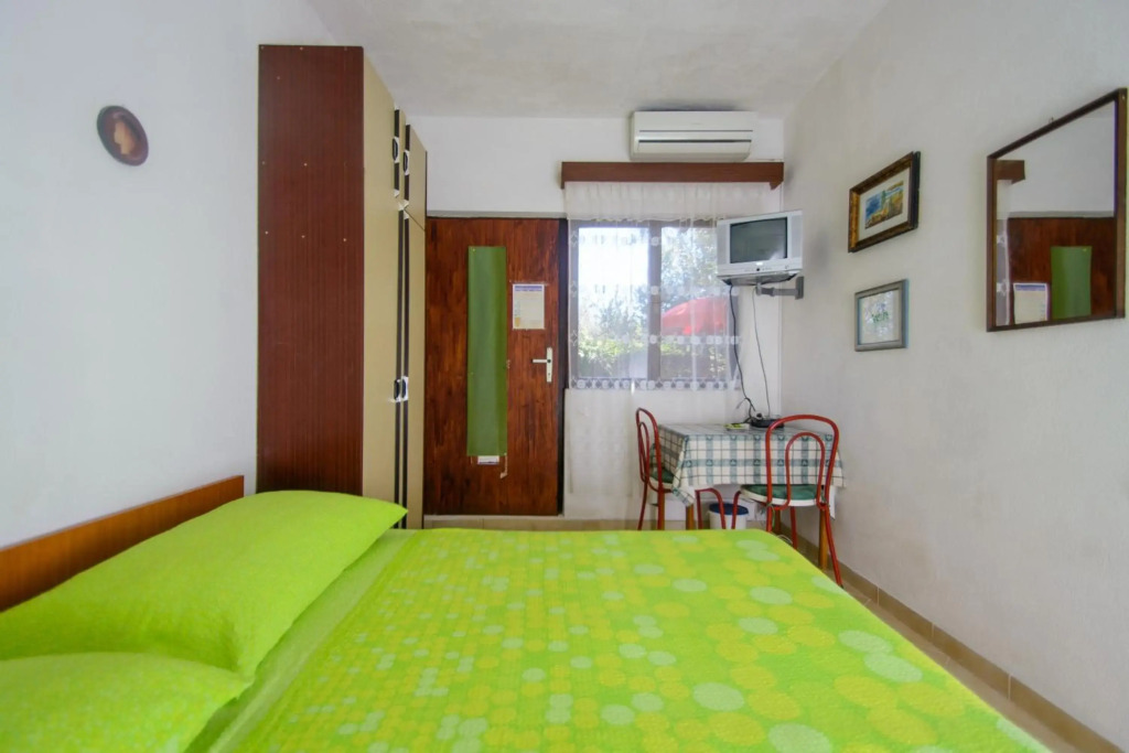 Apartments by the sea Arbanija, Ciovo - 18624
