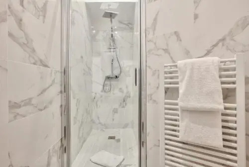 62-Luxury Flat Champs Elysees (1g)