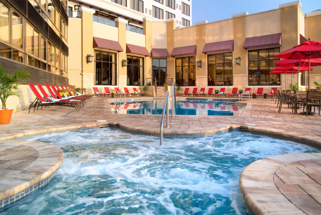 Ramada Plaza by Wyndham Orlando Resort & Suites Intl Drive - Newly Renovated