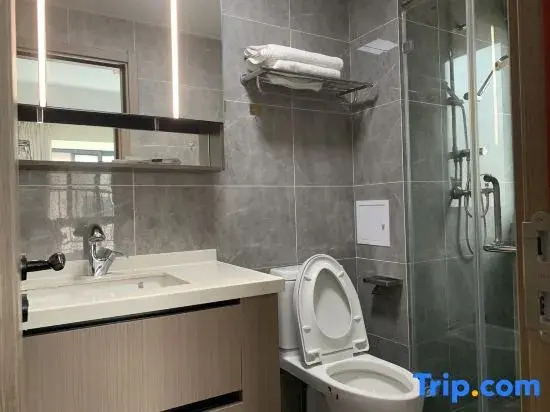 Qianzhan Homestay (Kunming Dian Chi Exhibition Center)