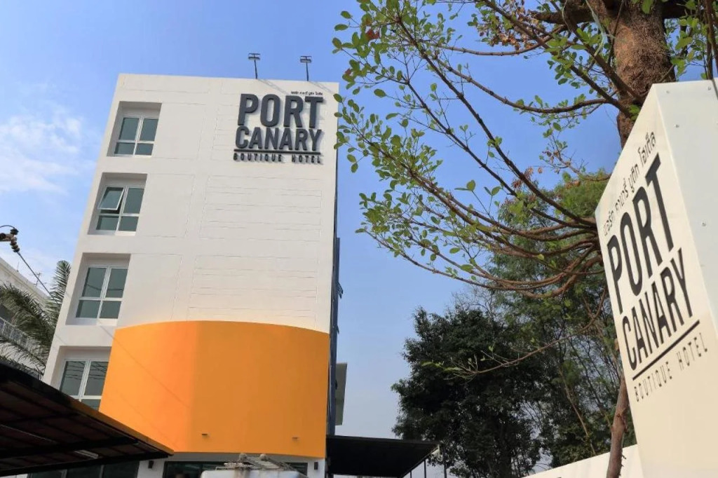 Port Canary Hotel