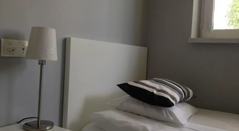 Hostel Broniewskiego