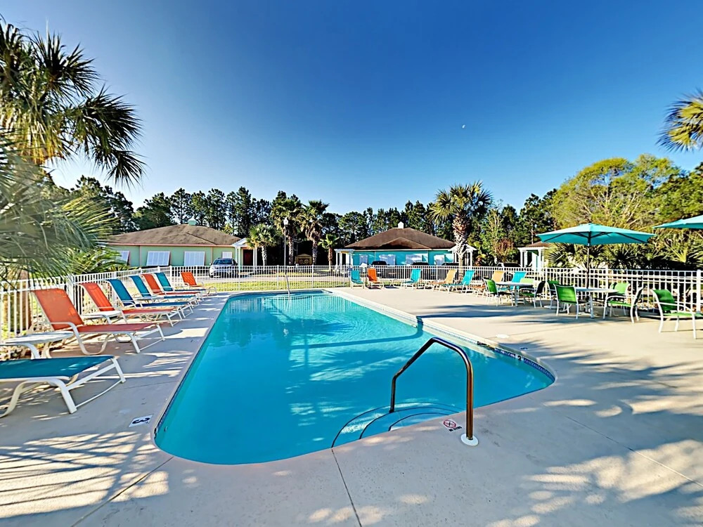 Hidden Treasure W/ Pool & Pond - Near Orange Beach 3 Bedroom Condo