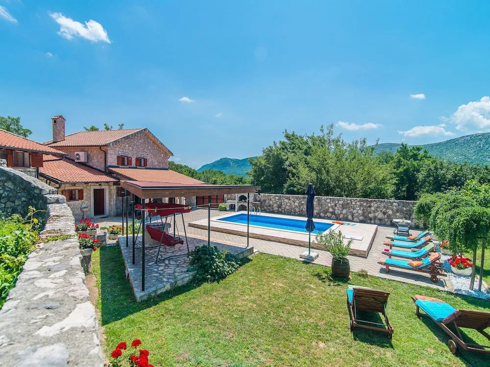 Stone House with Private Pool And Garden in Quiet Place