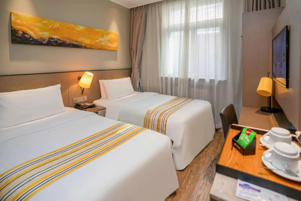 Home Inn Plus (Beijing Agriculture Exhibition Center Changhong Bridge)
