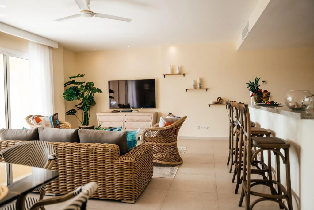 New Apartment Sueno pool area private Beach guard