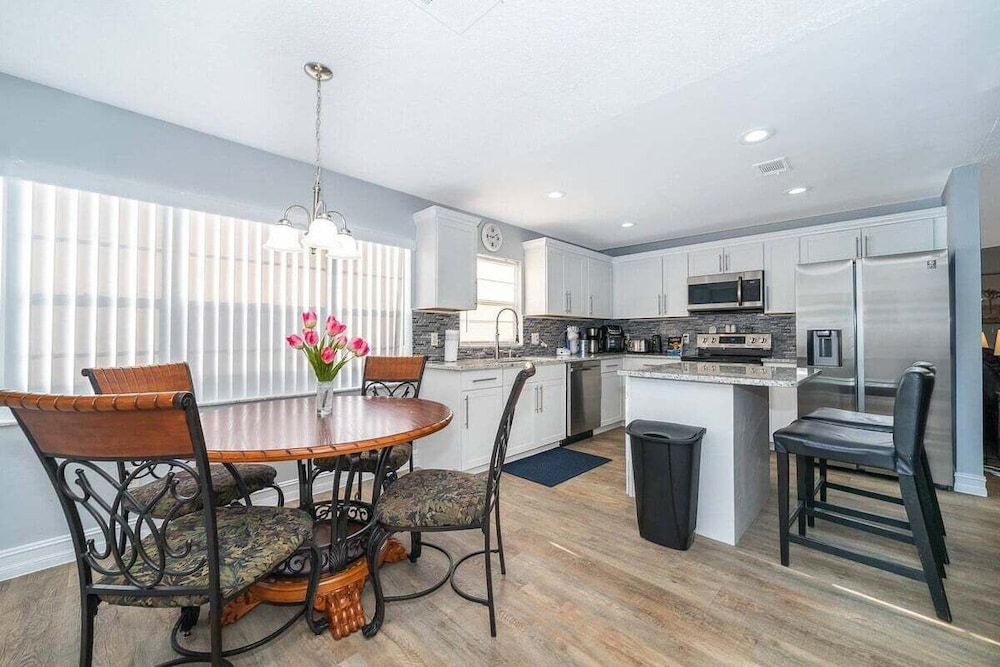 4820 Jamaica Lane 4bed