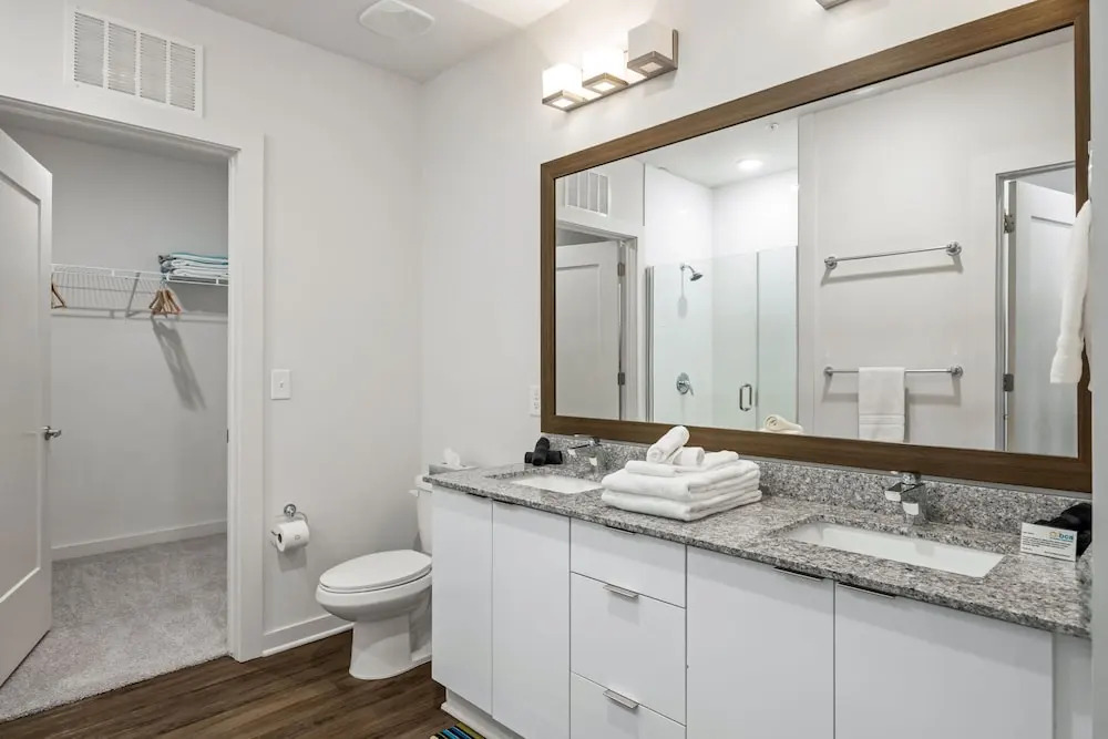 Spectacular Suite 1BR 1BA Apt I - Includes Bi-weekly Cleanings Linen Change