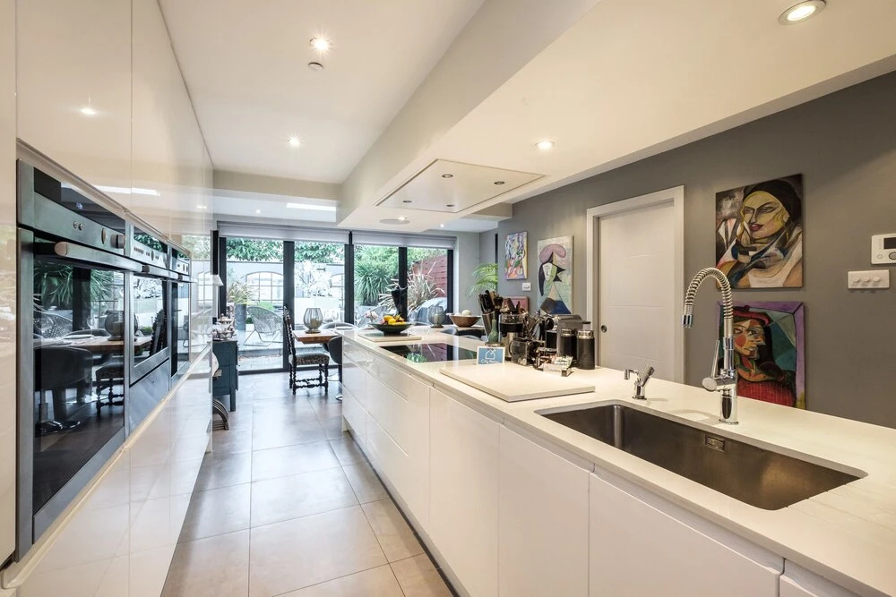 Contemporary Burntwood Grange Demeure - TFR