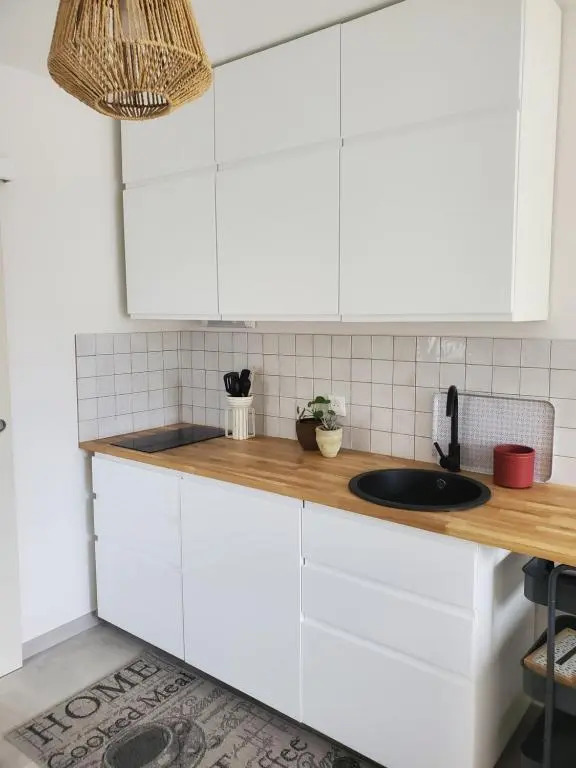 Charmant studio moderne avec extérieur