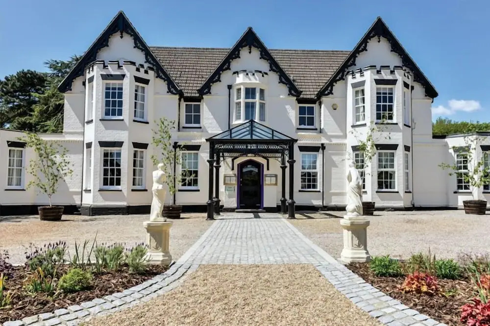 The Carlton Manor
