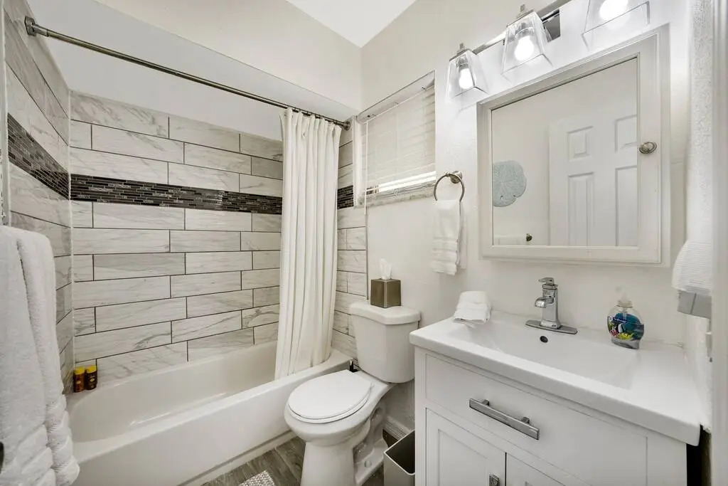 Just Beachy Apt 3 in Fort Lauderdale