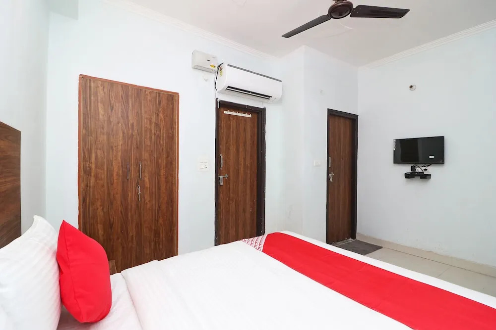 Hotel O Sathguru Residency Near New Ashok Nagar Metro Station