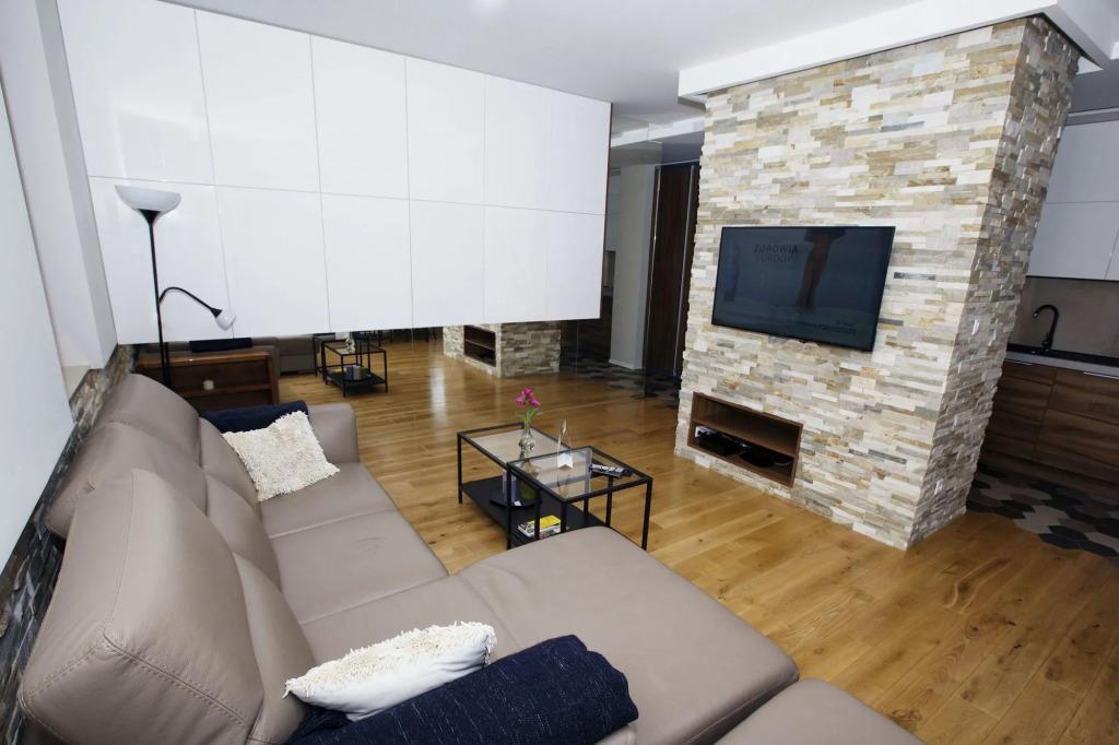 City of the Kings Green Silence Apartment