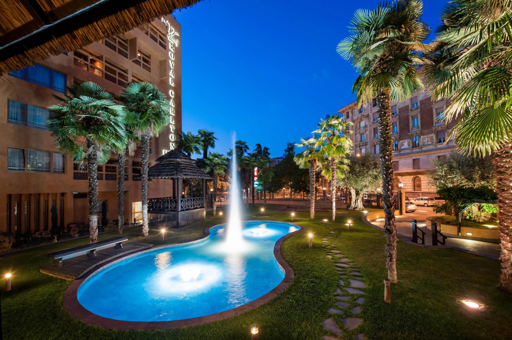 Отель Royal Hotel Carlton