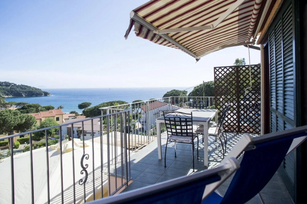 Apartment two-room number 6 on the seafront of Morcone-MORCONE BILO N° 6