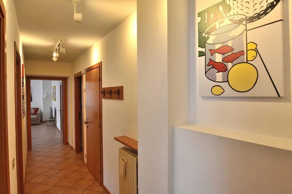 Pop Art Apartment - Sleeps 6 in Torri del Benaco Downtown