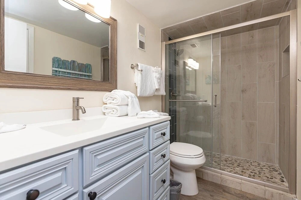 Island Winds West 474 2 Bedroom Condo by Redawning, Gulf Shores