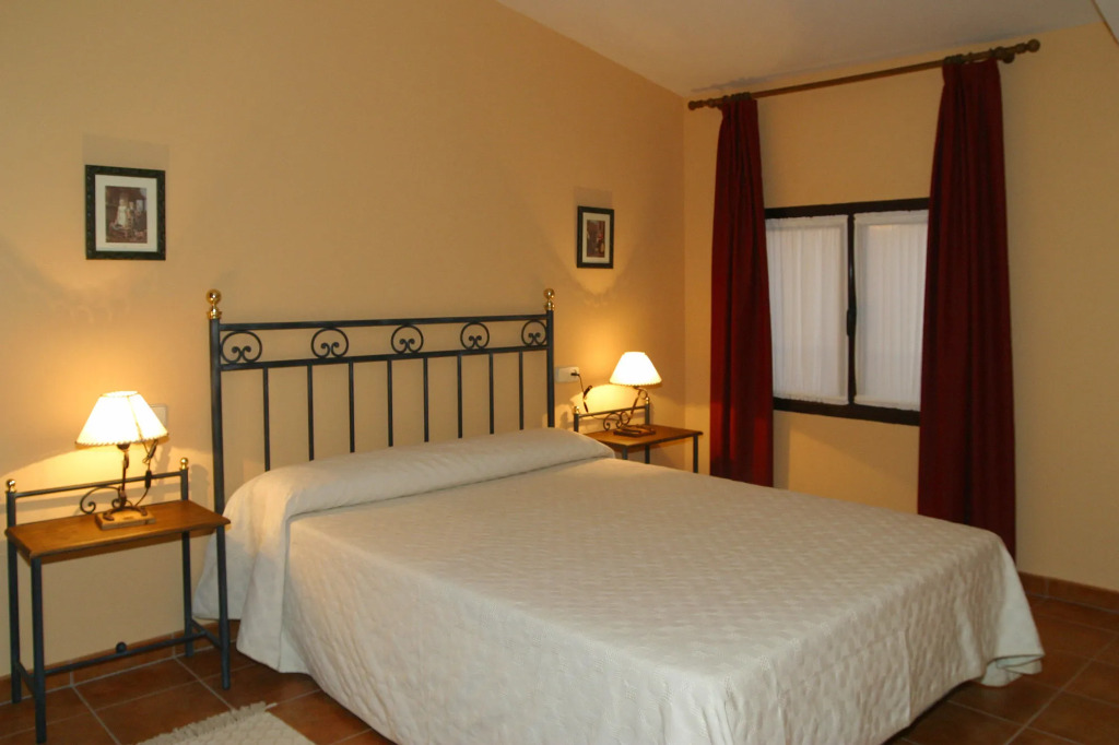 Hotel y apartamentos La Casa Rural