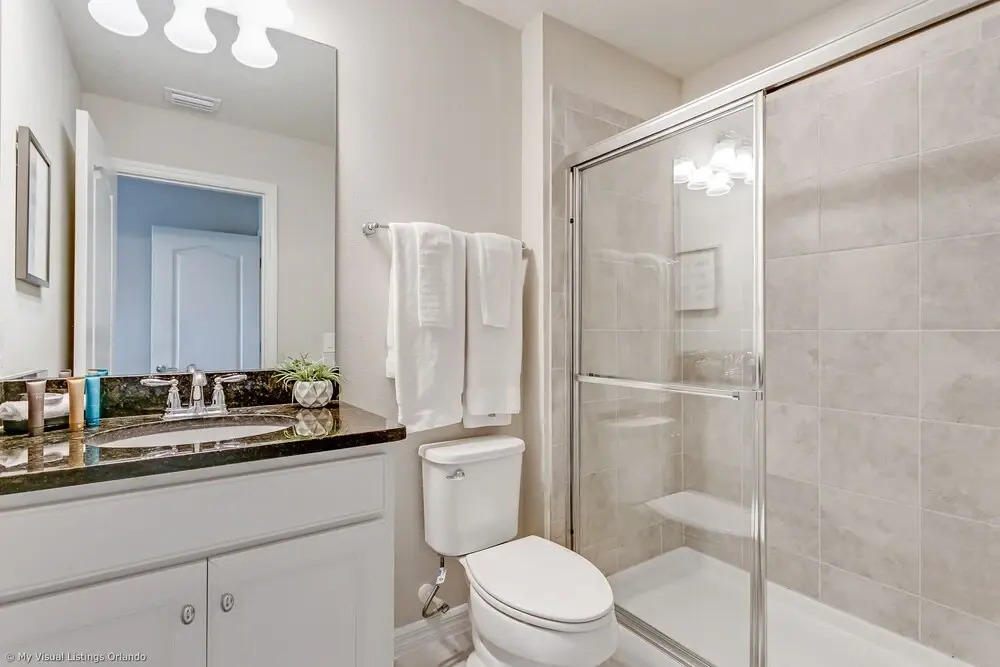Beautiful Townhome W/private Pool 7 mi to Disney