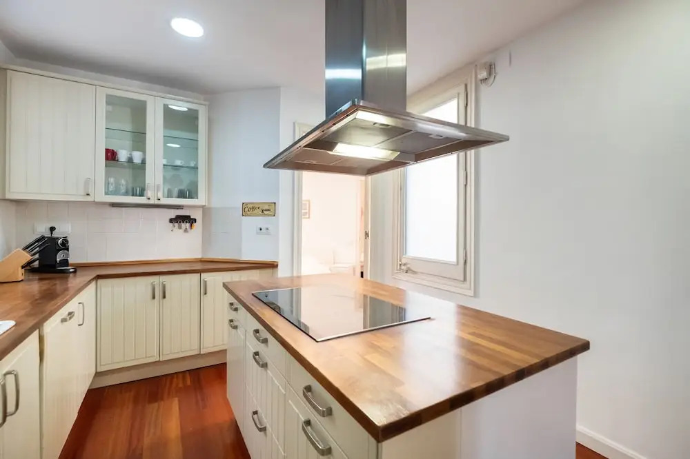 Stunning 4BR Apart in Sagrada Familia