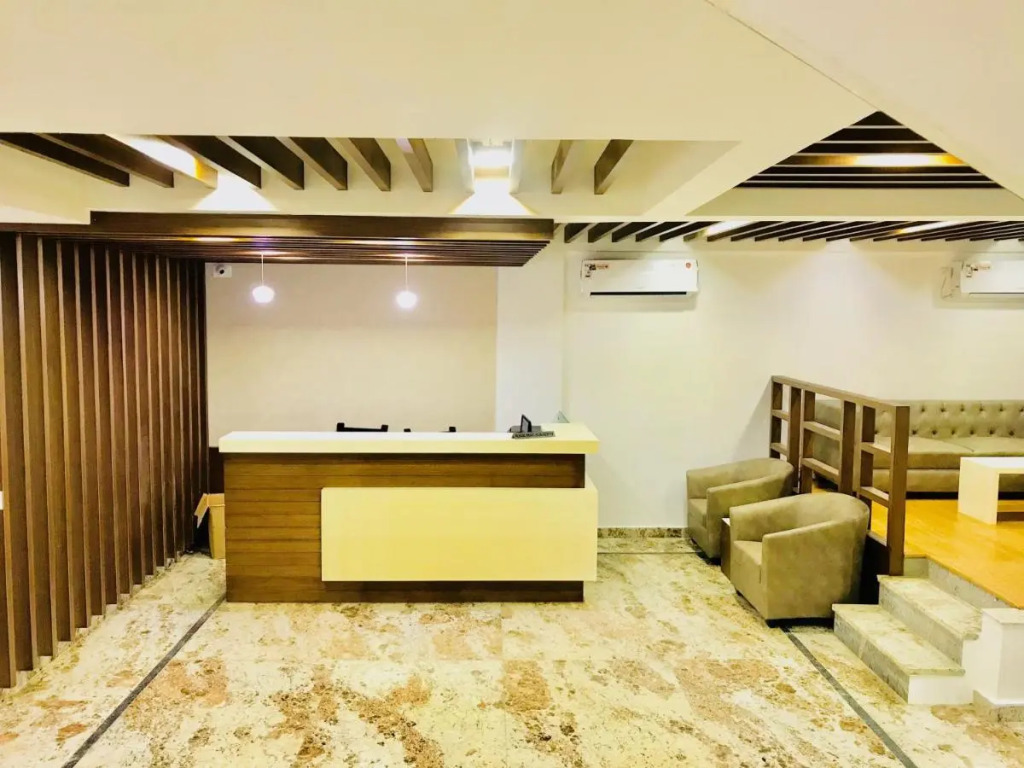 REGALIA INN &SUITES