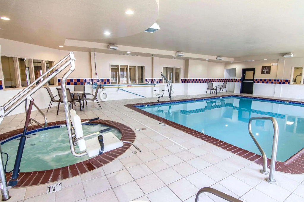 Quality Inn & Suites I-35 E-Walnut Hill