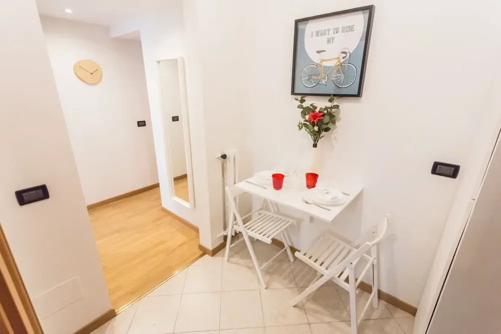 Sweet 2 Bedrooms Home in Milan Center